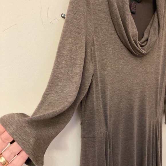 Signature brown dress with asymmetrical hem, quarter length sleeves, size 12 - Picture 4 of 9